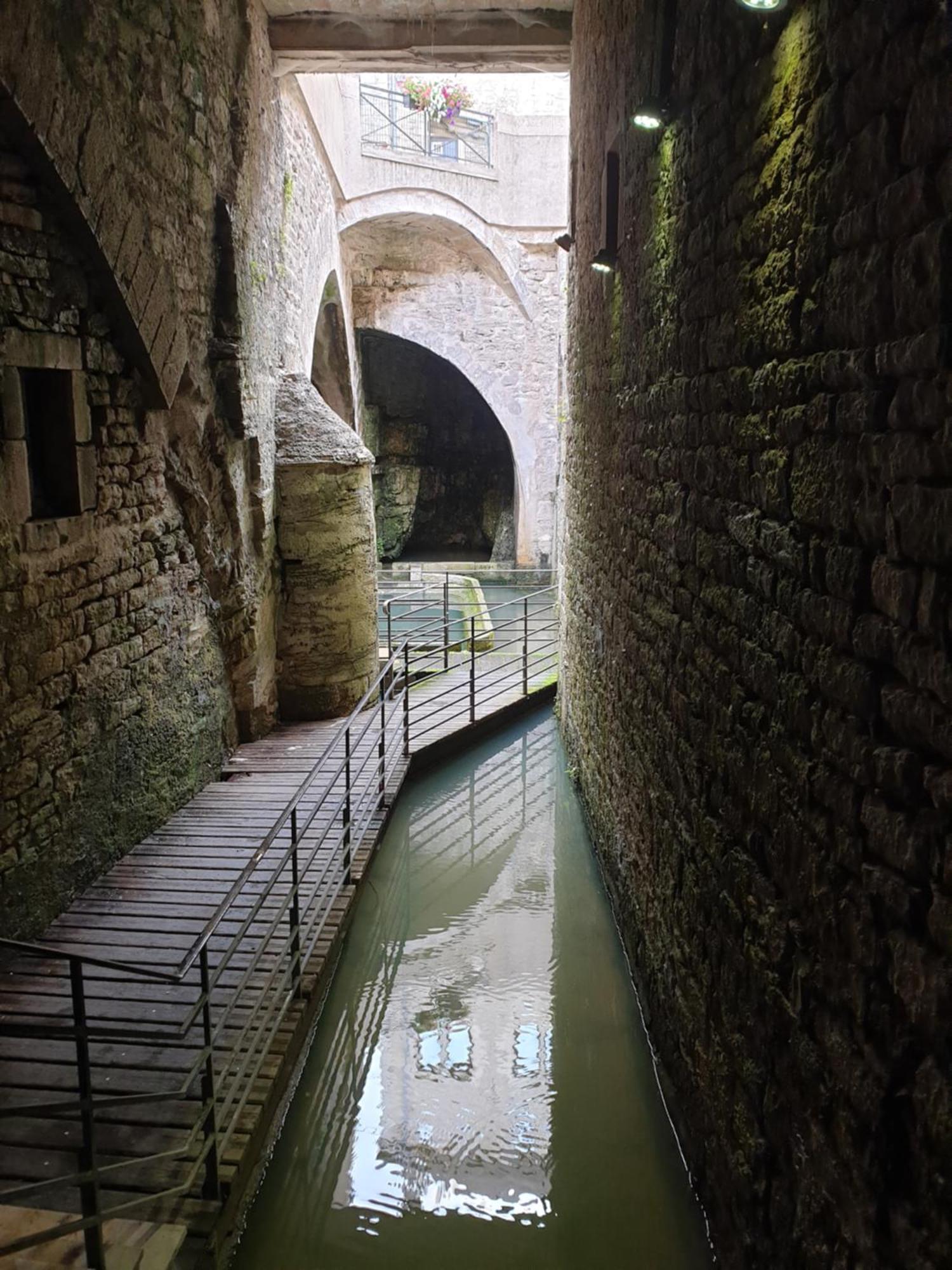 Apartamento Le Matin Calme - Charme Ancien - Vue Canal Dole Exterior foto